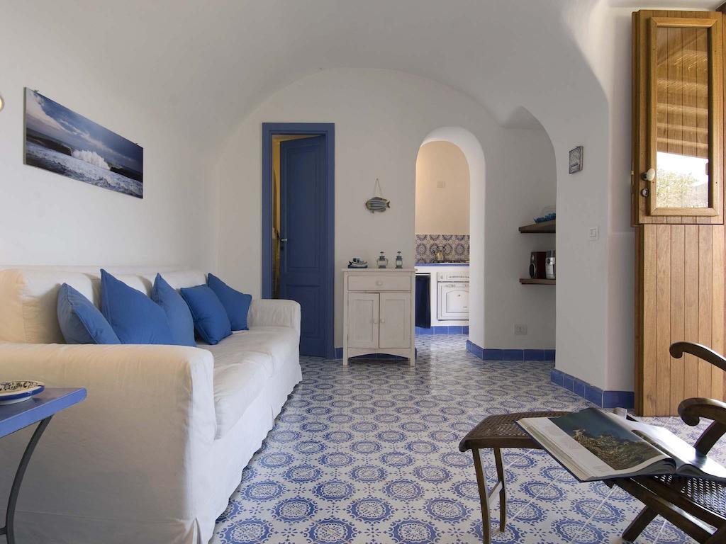 Harmattan Villa Lipari  Room photo