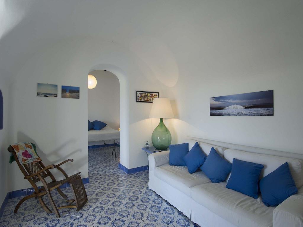 Harmattan Villa Lipari  Room photo